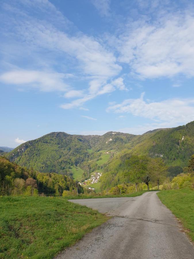 Agréable chambre d'hôtes, au calme, dans la nature Roches Exterior foto